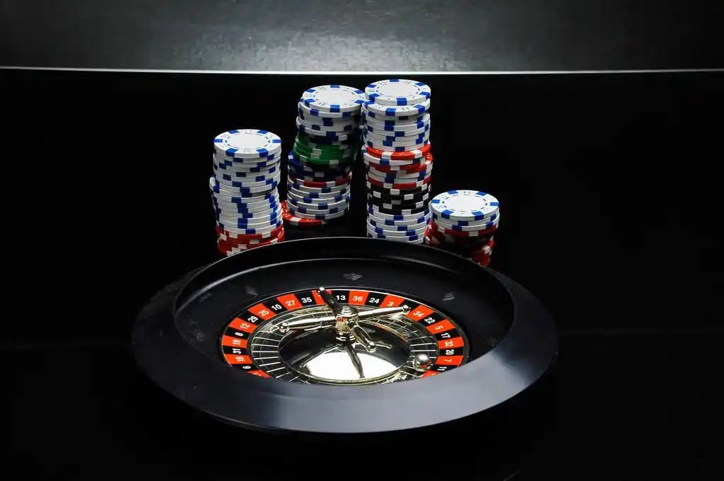 မြန်မာကစားသမားများ ဘောလုံးပွဲ Live Bet ထပ်နေသောမြင်ကွင်း
